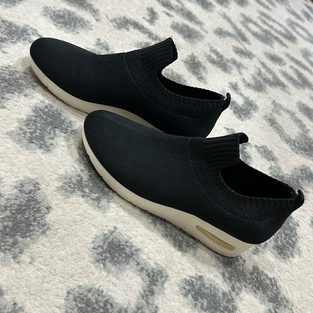 DKNY SHOES